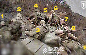 Украінскія ваяры адным FPV-дронам ліквідавалі адразу 11 акупантаў на БМП