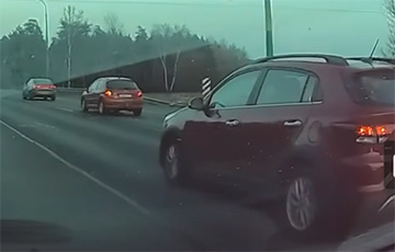 Видеофакт: Водитель Geely возмутил минчан своими маневрами