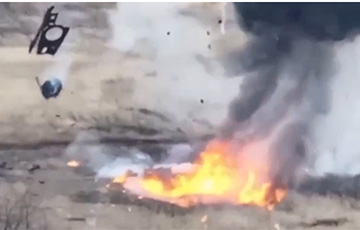 Российская БМП-2 разлетелась на куски после атаки украинского дрона