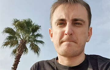 Англоязычный стендапер из Беларуси троллит милицию, помогая искать самого себя