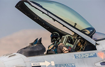 Exercises Of Ukrainian Military On F-16 Shown In Belgium