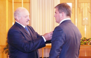 Бизнесмен из топ-50, у которого есть орден от Лукашенко, тайно избавился от своего бизнеса