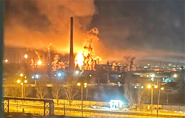 Kuibyshev Refinery Is Burning In Russia’s Samara Region