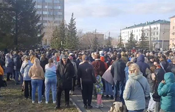 Жители затопленного российского Орска грозят новыми митингами