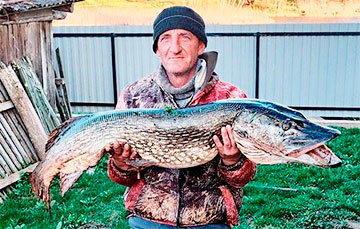 Fisherman From Ashmiany Catches Pike Size Of Crocodile