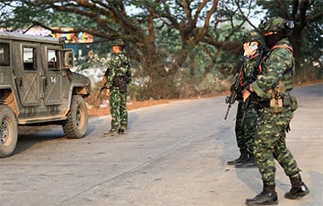 У границы Таиланда с Мьянмой шли бои: повстанцы атаковали войска хунты