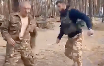 «Кадыровцы» бьют пьяных российских оккупантов палками