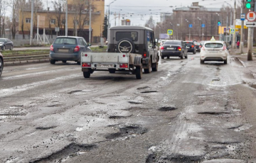 Лукашенковских профсоюзников отправят отдыхать в российский регион с «самыми убитыми дорогами»