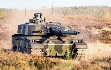 У Брытаніі паказалі выпрабаванні новага магутнага танка Challenger 3
