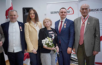 Рада БНР наградила Александру Герасименю, Зенона Позняка и других известных белорусов