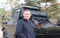 Житель Бобруйска купил броневик-амфибию и катает на нем семью