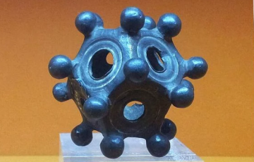 В Англии нашли загадочный 12-гранник времен Древнего Рима