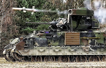 БМП Bradley ракетай TOW знішчыла расейскі танк Т-80