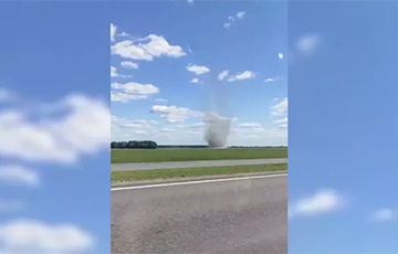 Белорусы засняли на видео «пыльного дьявола» в Брестской области