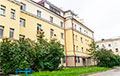 В центре Минска продают квартиру «с парижским шиком»