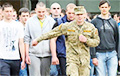 Украинцев за границей обязали вернуться и встать на воинский учет