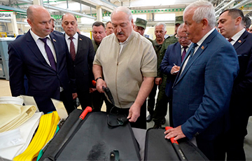 Лукашенко тащит Беларусь в средневековье