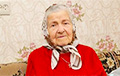 Памерла Вера Салановіч - дзяўчынка са знакамітага фотаздымка з канцлагера «Азарычы», які абляцеў свет
