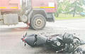 В Уручье 20-летняя мотоциклистка столкнулась с мусоровозом