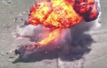 Российский «черепахотанк» разлетелся вдребезги после удара дрона