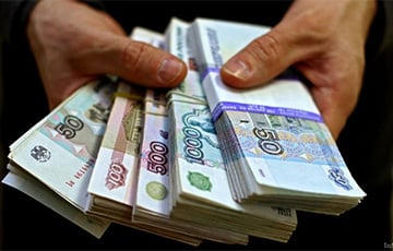 Банки стран СНГ перестали менять российские рубли на доллары