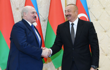 Politico: Lukashenka Secretly Supplies Weapons To Azerbaijan In Conflict With Armenia