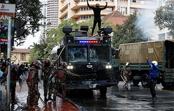 В Кении из-за протестов ввели режим ЧC