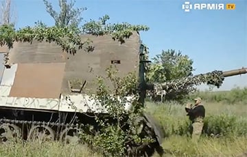 Сляпы, гучны і дурны: украінскія вайскоўцы агледзелі «танк-чарапаху»