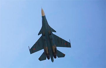У неба над Беларуссю па трывозе ўзняты самалёт Су-30СМ