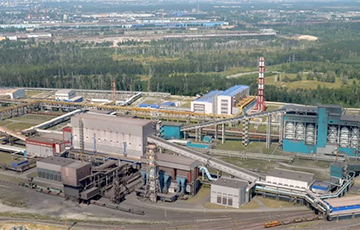 Стая БПЛА атаковала Новолипецкий металлургический комбинат в России