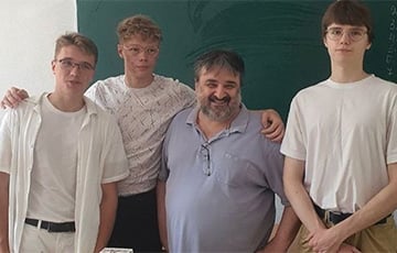 Три брата из Минска, которые выпустились в разные годы, сдали ЦТ (ЦЭ) по физике на 100 баллов