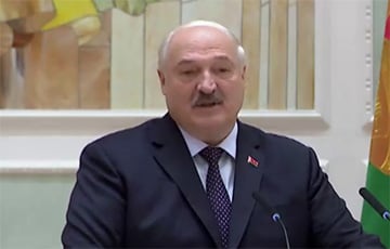 Lukashenka, Sounding Hoarse and Breathless, Calls For Young Leaders To Be Brought To Power