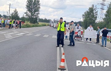 Активисты блокируют движение фур на польско-белорусской границе
