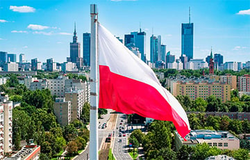 Важные изменения для белорусов Польши: проездной документ признали эквивалентом паспорта