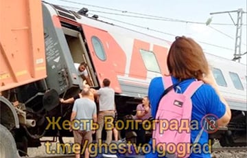 До 100 человек могли пострадать при крушении поезда под российским Волгоградом