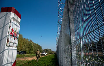 На латвийско-белорусской границе достроили забор