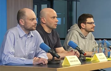В Бонне проходит пресс-конференция, на которой выступают Кара-Мурза, Пивоваров и Яшин