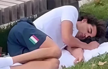 Олимпийского чемпиона из Италии застали спящим на улице в парке