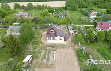 У маляўнічай вёсцы пад Менскам прадаецца новы дом