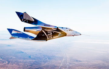 Компания Virgin Galactic показала свой новый космический самолет