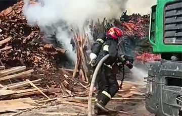 Пад Воршай адкрытым полымем гарэла піларама