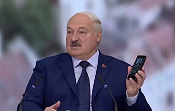 В Сети смеются над Лукашенко из-за слов о «белорусском телефоне»