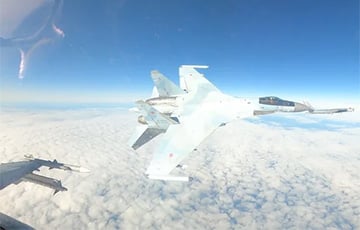 Российский Су-35 едва не врезался в американский F-16 возле Аляски