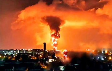 Hundreds Meters High Flames: Russia's Largest Oil Depot In Crimea Has Been Burning For The Fifth Day In A Row