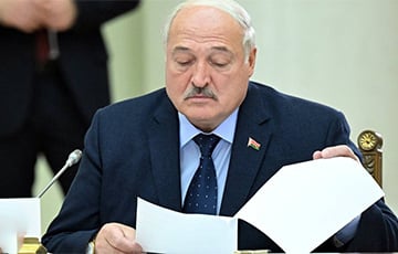 Лукашенко ввел новшества, которые одновременно затрагивают водителей и валютный рынок