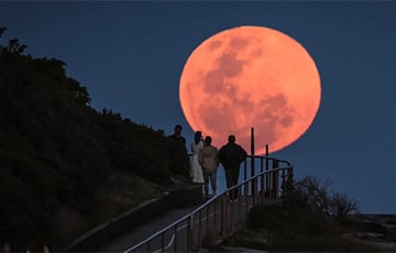 На небе з’явілася «Поўня паляўнічага»