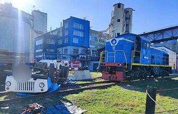 У Жабінцы цеплавоз знёс з чыгуначных шляхоў грузавік