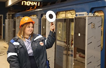 Па новым адрэзку трэцяй лініі метро ўпершыню прайшоў спробны цягнік