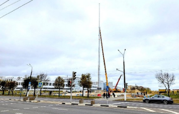 ‘Free’ Flagpole In Vitsebsk Estimated $440 Thousand