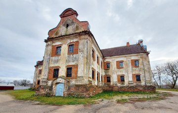 У Віцебскай вобласці выставілі на гандаль былы манастыр